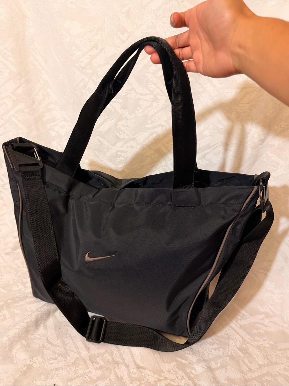 Nike Sportswear Tote Bag with Detachable Shoulder Strap (26 L)